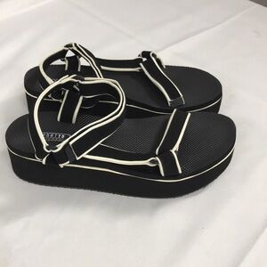 Yellow Box Womens  sandals size 9.5 US